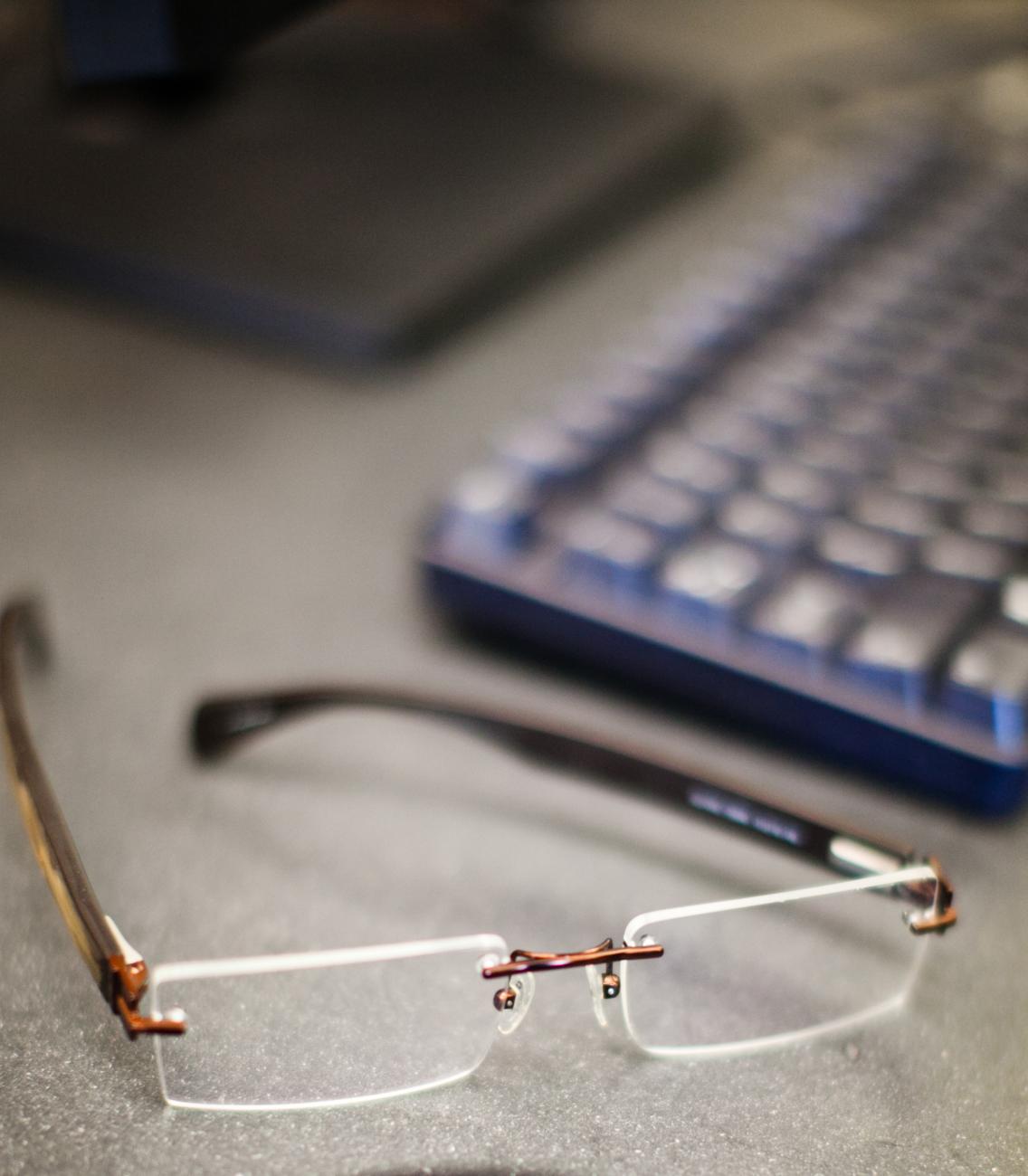 Glasses and computer