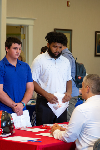 WU students attend the Business and Communication Career Fair on campus